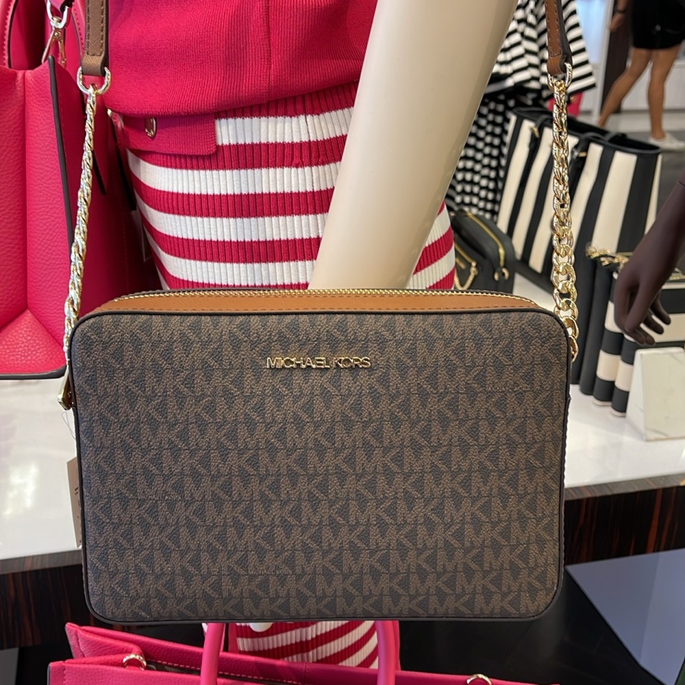 MICHAEL KORS
Jet Set Large East West Zip Printed Logo Crossbody Bag
Brown
NWT - Picture 12 of 16